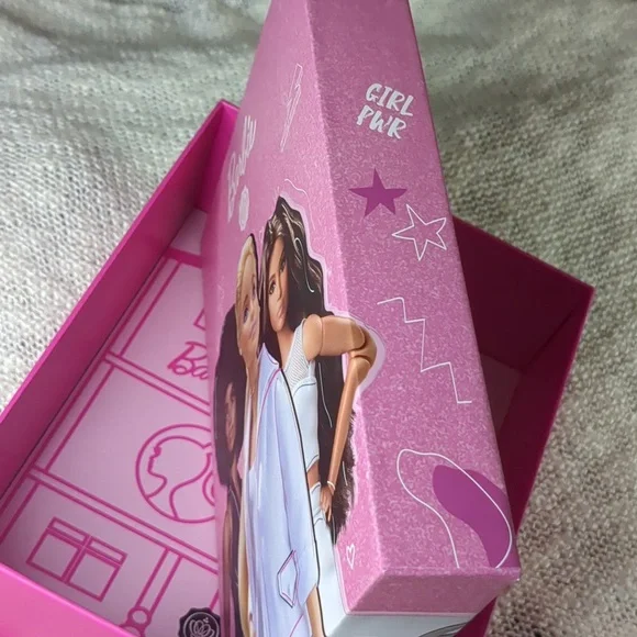 GlossyBox Barbie Cleanser&Box/Hydrating Mist&Vintage Cosmetic Satin Pillowcase - Picture 16 of 16
